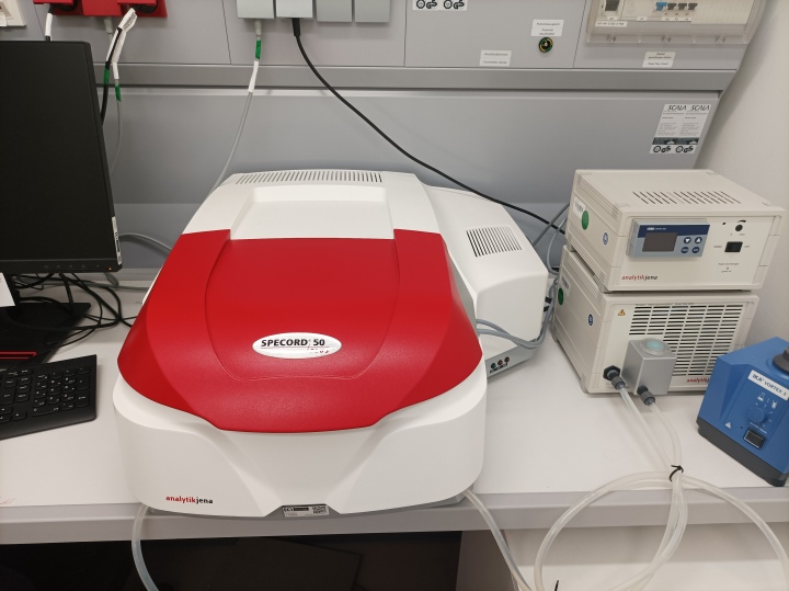 Spectrophotometer